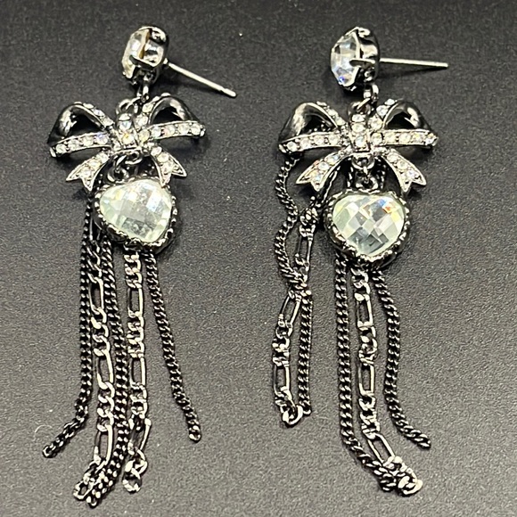 BETSEY JOHNSON original dangle bow rhinestone earrings - Picture 6 of 8